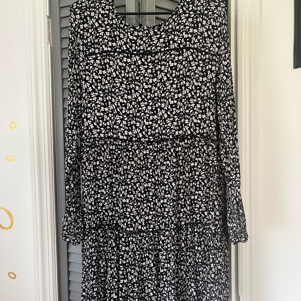 Elegant Black and White Floral Dress